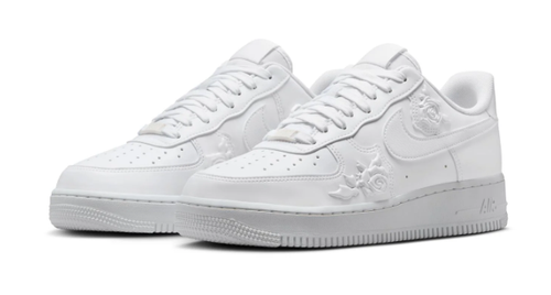 Nike Air Force 1 '07 Triple White Sneakers