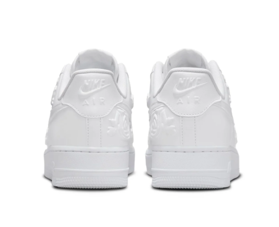Nike Air Force 1 '07 Triple White Sneakers